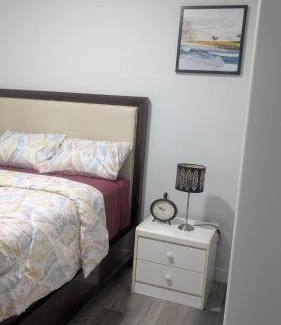 Southwest Edmonton House | Cozy Escape Guest Suite