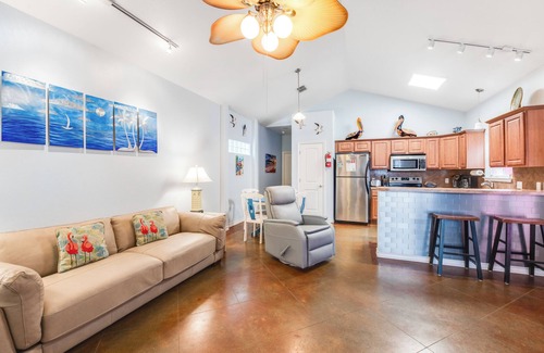 Corpus Christi Cottage | Cozy Family Getaway with Private Courtyard, Tropical Pool, and Coastal Allure