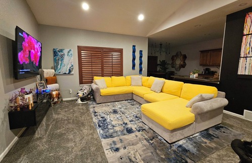 Casper House | Cozy family home in Caspers finest neighborhood