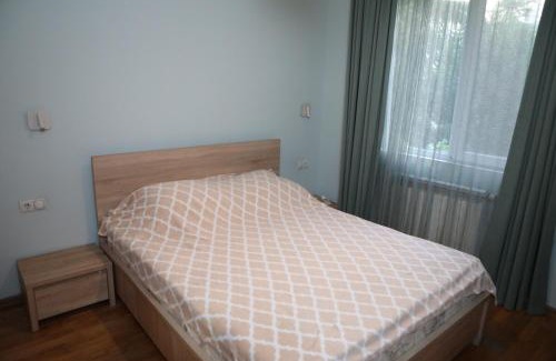 Saburtalo Apartment | Cozy Flat near Metro with Balcony