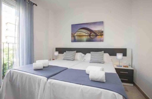 Barrio del Carmen Apartment | Cozy Flat near Torres de Serrano MODALIDAD 11 NOCHES MINIMO O MAS