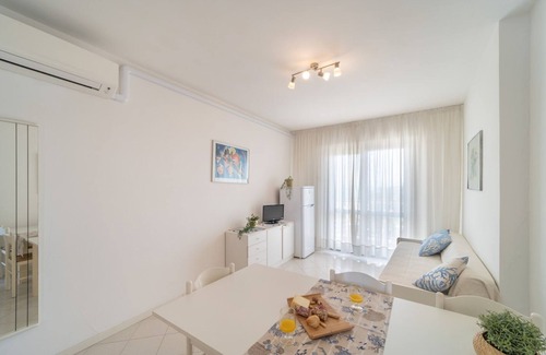 Lignano Pineta Apartment | Cozy flat with shared pool near the beach