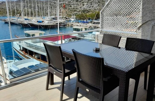 Mentese Apartment | Cozy Flat with Sea View near Beach in Bozburun
