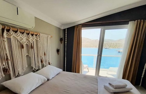 Mentese Apartment | Cozy Flat with Sea View near Beach in Bozburun