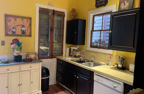 French Quarter House | Cozy FQ 3b home, late 1700's Creole Cottage in the heart of the French Quarter.