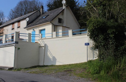 Lesquielles-Saint-Germain Cottage | Cozy Riverside Getaway with Terrace, BBQ, Fireplace - Near Village Center