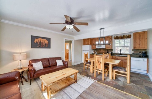 Lakeside Park Hotel | Cozy, Fully Equipped 2 Br/2 Ba on Stateline!