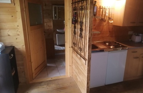 Poertschach am Woerthersee Apartment | Cozy garden house, central and quiet location in Pörtschach