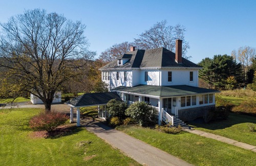Lunenburg Apartment | Cozy Garden View Suite near Lunenburg Waterfront (Suite 6)