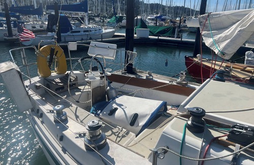 Sausalito Boat Rental | Cozy Getaway Aboard Intrepid – Relax and Unwind on the Water!