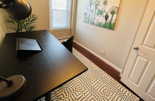 Bristol Apartment | Cozy getaway blocks from the heart of downtown Bristol