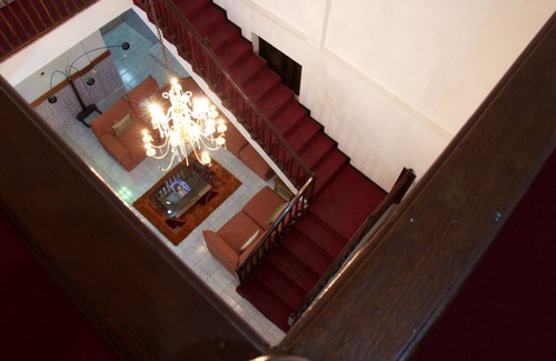 Mallam Hotel | Cozy Getaway one Bedroom on Top of the Hills