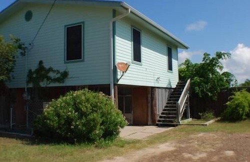 Port Mansfield House | Cozy getaway with view of South bay