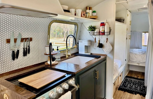 Willis RV Rental | Cozy Glamping in Willis, TX. Pet Friendly