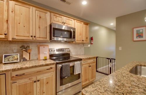 Goode House | Cozy Goode Cabin with Deck about 17 Mi to Lynchburg