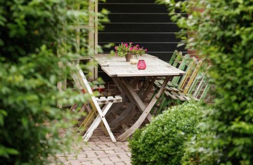 Lage Mierde House | Cozy group house in Reusel in a natural environment