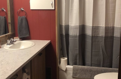 Salmon Arm House | Cozy Guest House in Larch Hills close to great all season trails