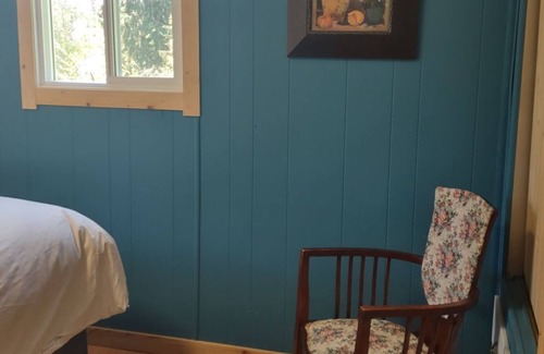Salmon Arm House | Cozy Guest House in Larch Hills close to great all season trails