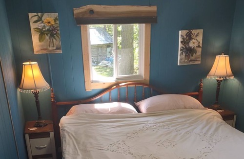 Salmon Arm House | Cozy Guest House in Larch Hills close to great all season trails