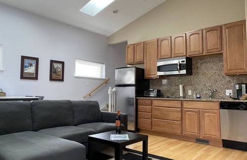 Hale House | Cozy Guest Suite close to downtown and pet friendly!