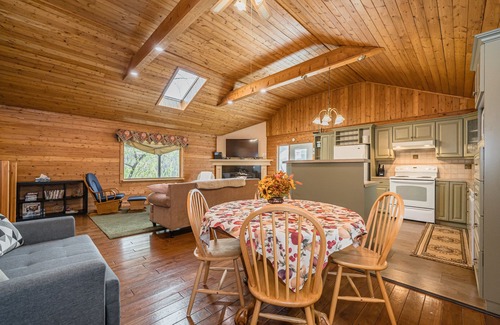South Bruce Peninsula Cabin | Cozy Hideaway: Hot Tub & Nature Escapes