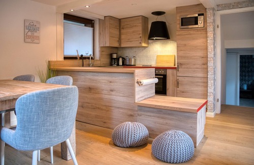 Clausthal-Zellerfeld House | Cozy Holiday Home by the Lake Apartment 1 with Private Garden and Wi-Fi