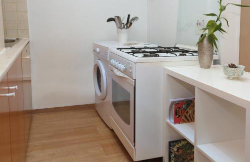 Larnaca Apartment | Cozy Holiday Apartment In Larnaca Near Foinikoudes