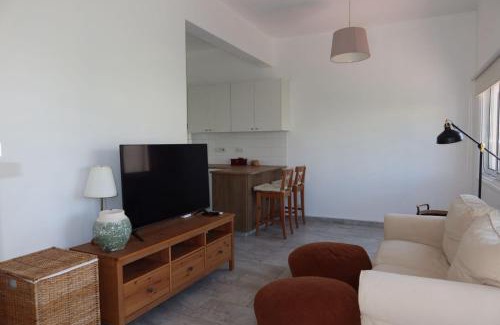 Pyla Apartment | Cozy Holiday Apartment with Balcony