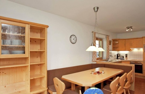 Wald im Pinzgau House | Cozy Holiday Home in Königsleiten with Sauna