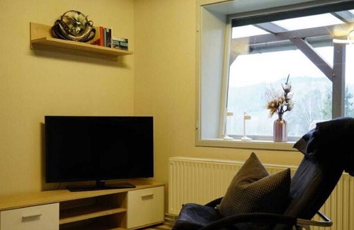 Guentersberge House | Cozy Holiday Home in Güntersberge with Lake View