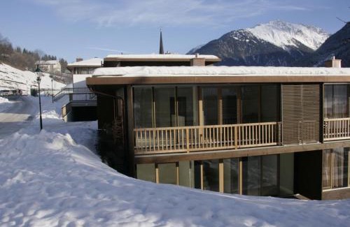 Wald im Pinzgau House | Cozy Holiday Home in Königsleiten with Sauna
