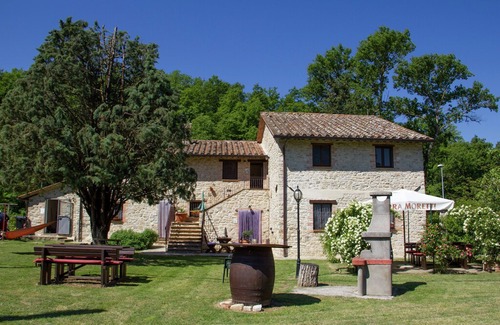 Piegaro House | Cozy Holiday Home in Pietrafitta Umbria with Garden