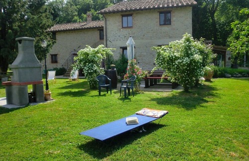 Piegaro House | Cozy Holiday Home in Pietrafitta Umbria with Garden