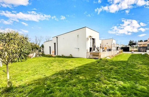 Saint-Cesaire-de-Gauzignan House | Cozy home in Saint-Césaire-de-Gauzi