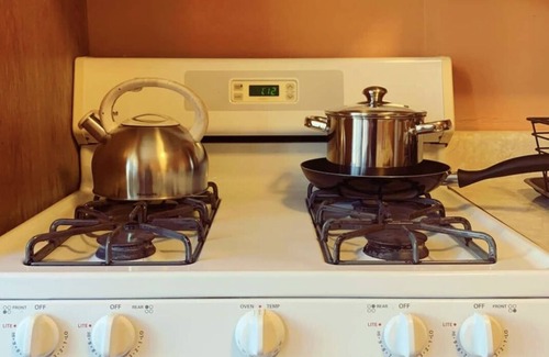 Williamsbridge House | Cozy Home Away From Your Home