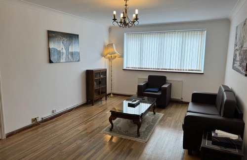 Luton House | Cozy Home - Contractor/Families/Relocation/Leisure/Business 5beds |FREE Parking