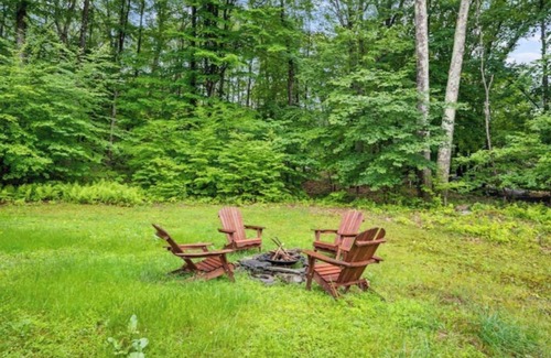 Kerhonkson House | Cozy Home for a Fall Escape surrounded by nature on a Private Road