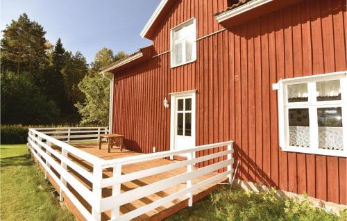 Arjang House | Cozy Home In Årjäng With Kitchen