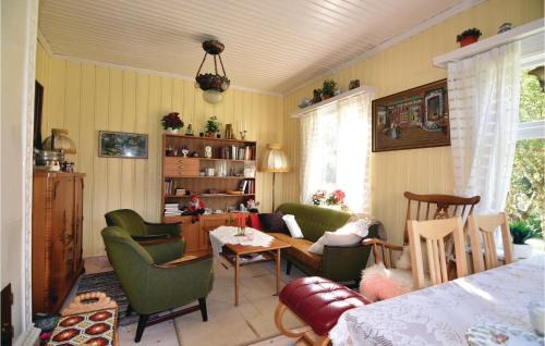 Arjang House | Cozy Home In Årjäng With Kitchen