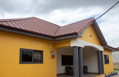 Patang West House | Cozy home in a quiet neighborhood