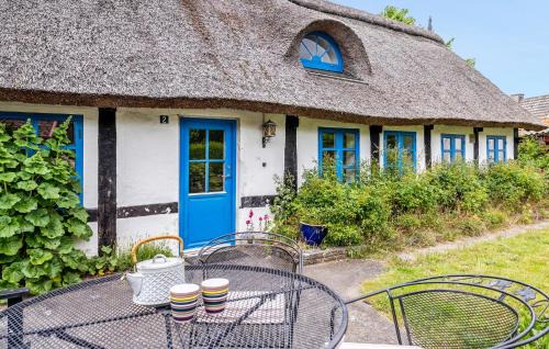 Tejn House | Cozy Home In Allinge With Kitchen