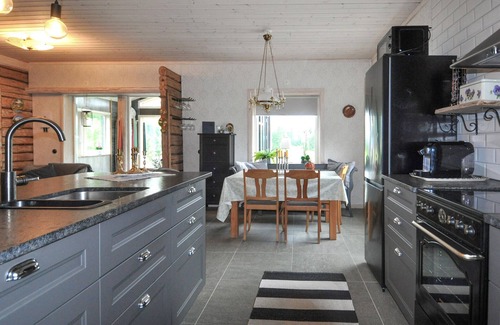Bengtsfors Municipality House | Cozy home in Bengtsfors with sauna