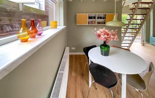 Bergen aan Zee House | Cozy Home In Bergen Aan Zee With Wifi