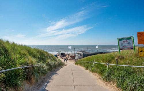 Bergen aan Zee House | Cozy Home In Bergen Aan Zee With Wifi
