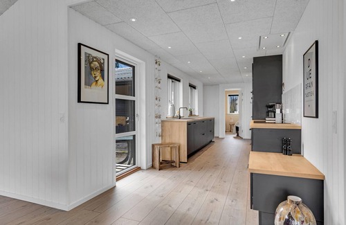 Ho House | Cozy home in Blåvand with kitchen