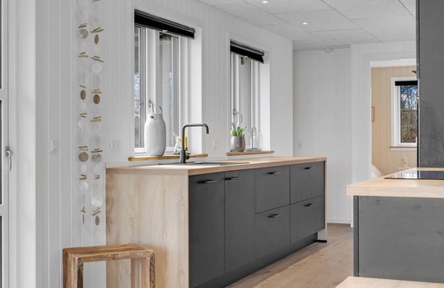 Ho House | Cozy home in Blåvand with kitchen