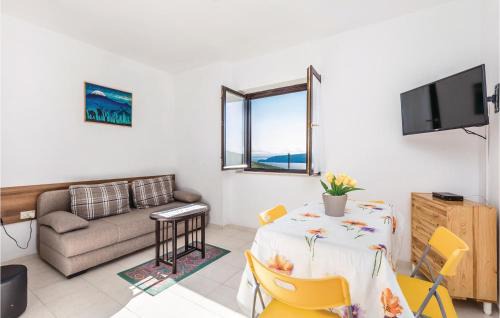 Martina Apartment | Cozy Home In Brsec With Wifi