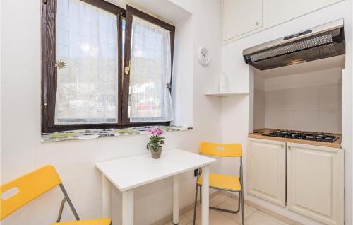 Martina Apartment | Cozy Home In Brsec With Wifi