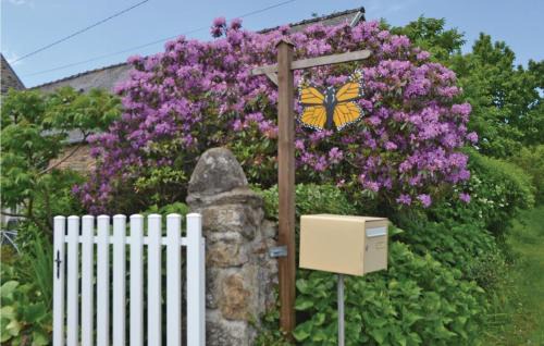 Callac House | Cozy Home In Callac De Bretagne