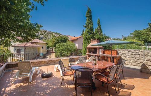 Cesarica House | Cozy Home In Cesarica With Kitchen
